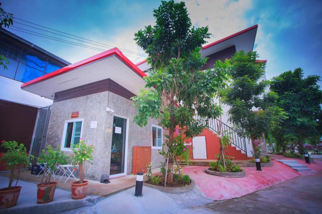 Pantip Boutique Hotel Lamphun Eksteriør billede